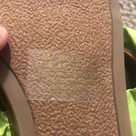 NWT Fergalicious by Fergie T-strap Sandals, size 6.5 - Picture 5 of 7